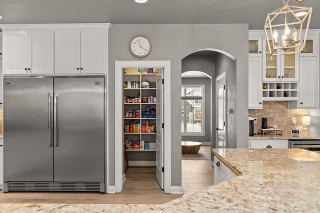 657 HIDEAWAY COURT, Combined Locks, WI 54113