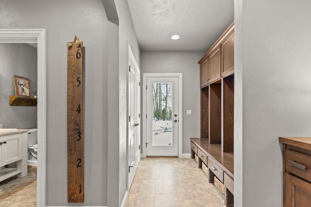 657 HIDEAWAY COURT, Combined Locks, WI 54113