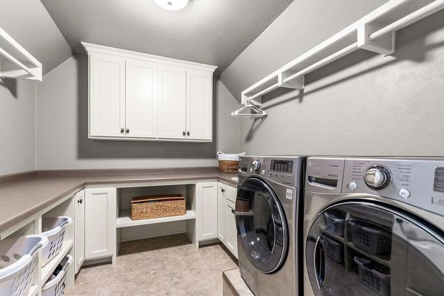 657 HIDEAWAY COURT, Combined Locks, WI 54113