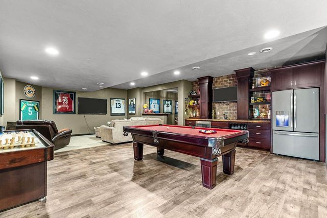 657 HIDEAWAY COURT, Combined Locks, WI 54113