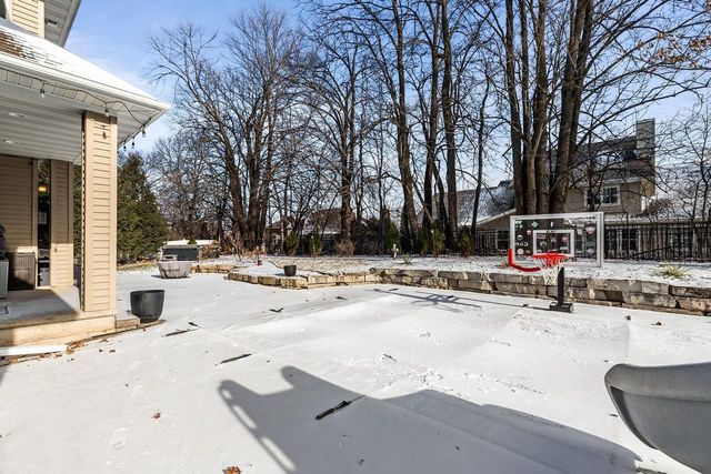 657 HIDEAWAY COURT, Combined Locks, WI 54113