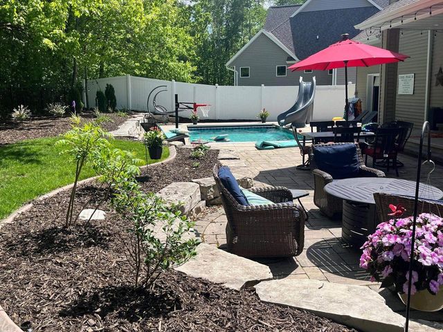 657 HIDEAWAY COURT, Combined Locks, WI 54113