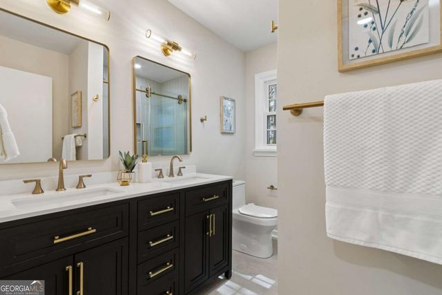 490 Lynnhaven Drive SW, Atlanta, GA 30310