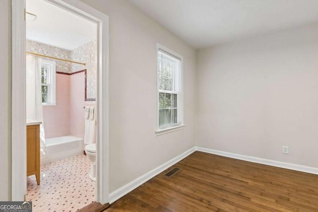 490 Lynnhaven Drive SW, Atlanta, GA 30310