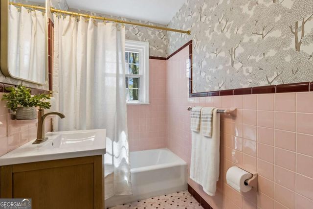 490 Lynnhaven Drive SW, Atlanta, GA 30310