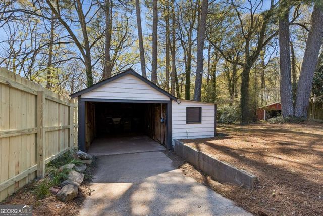 490 Lynnhaven Drive SW, Atlanta, GA 30310