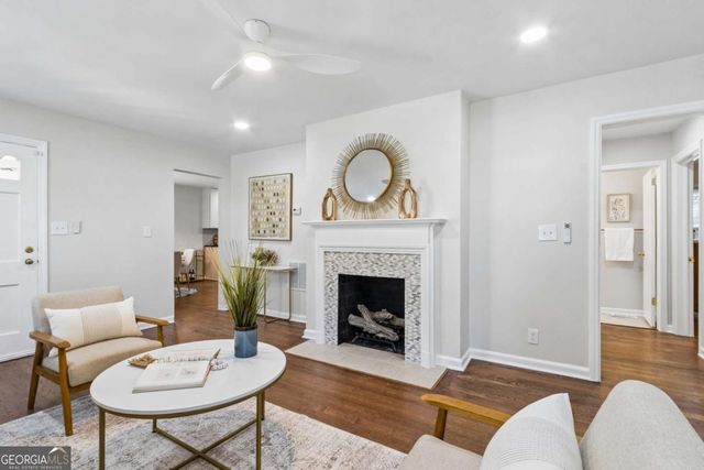 490 Lynnhaven Drive SW, Atlanta, GA 30310