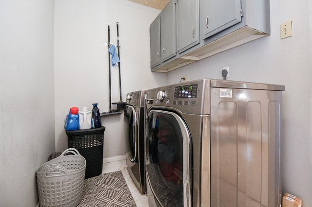 16711 Ribbonridge Drive, Sugar Land, TX 77498