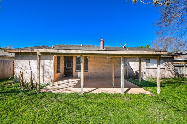 16711 Ribbonridge Drive, Sugar Land, TX 77498