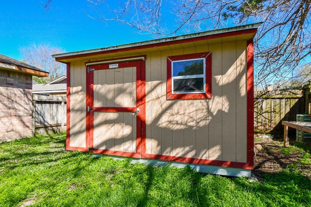 16711 Ribbonridge Drive, Sugar Land, TX 77498