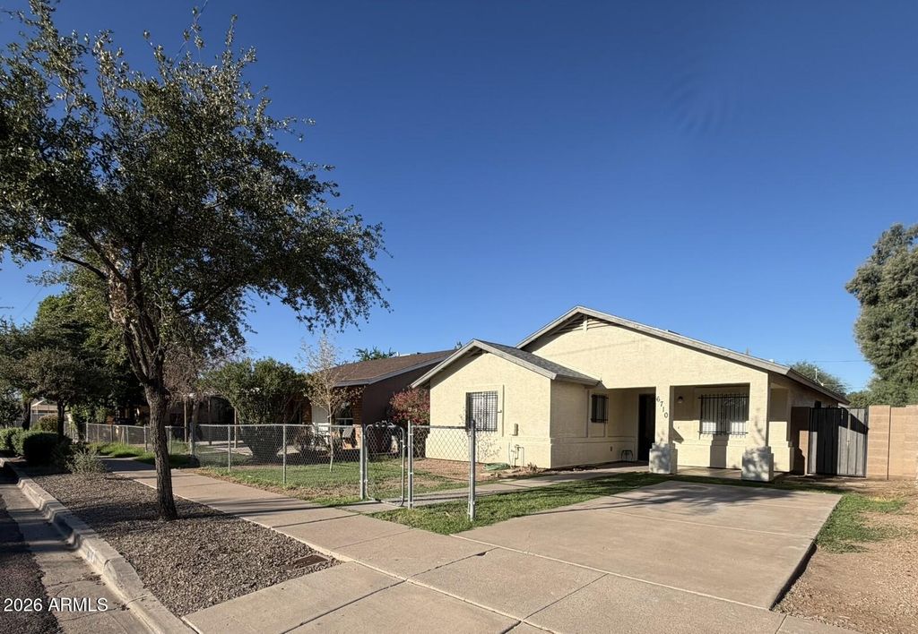 6710 N 55TH Avenue, Glendale, AZ 85301 — photo 2