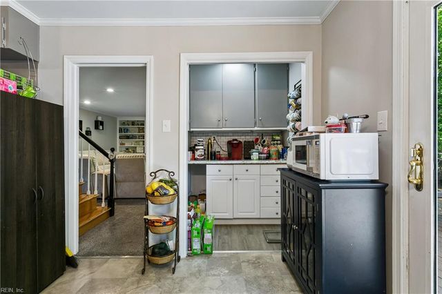 9 Hatteras LNDG, Hampton, VA 23669