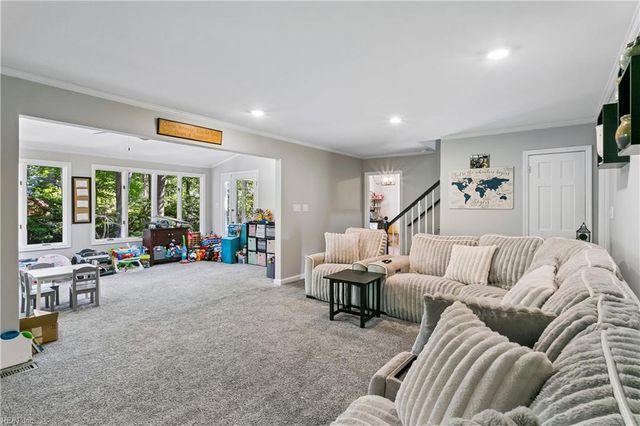 9 Hatteras LNDG, Hampton, VA 23669