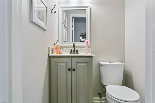 9 Hatteras LNDG, Hampton, VA 23669
