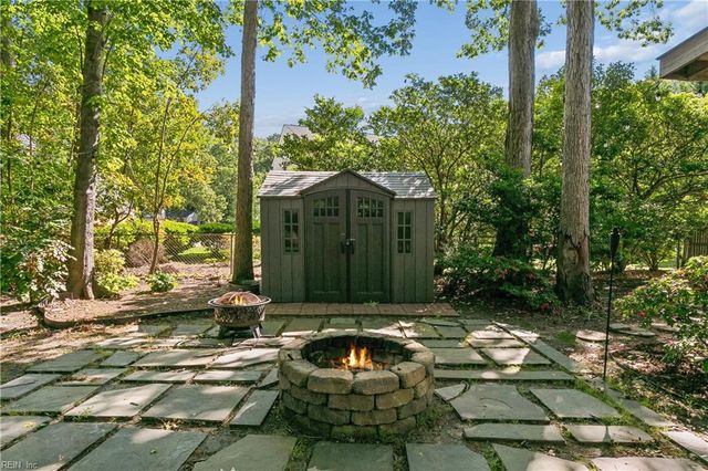 9 Hatteras LNDG, Hampton, VA 23669