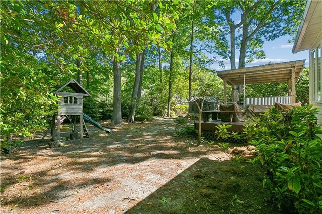 9 Hatteras LNDG, Hampton, VA 23669