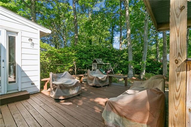 9 Hatteras LNDG, Hampton, VA 23669