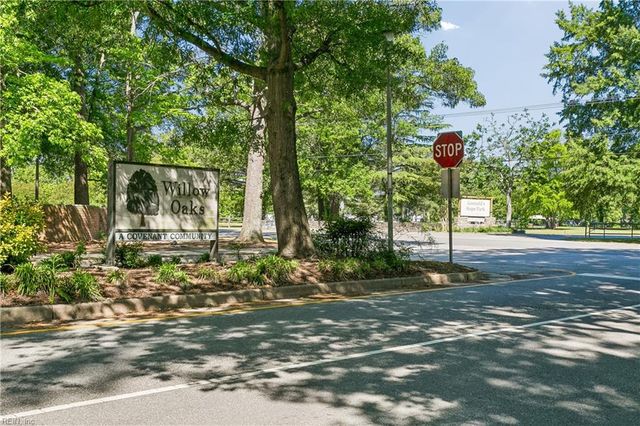 9 Hatteras LNDG, Hampton, VA 23669