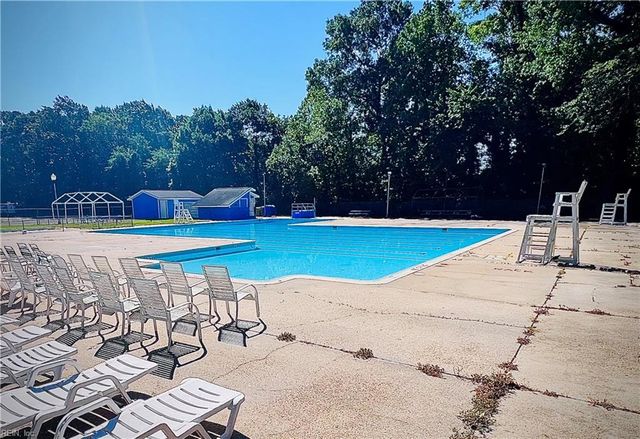 9 Hatteras LNDG, Hampton, VA 23669