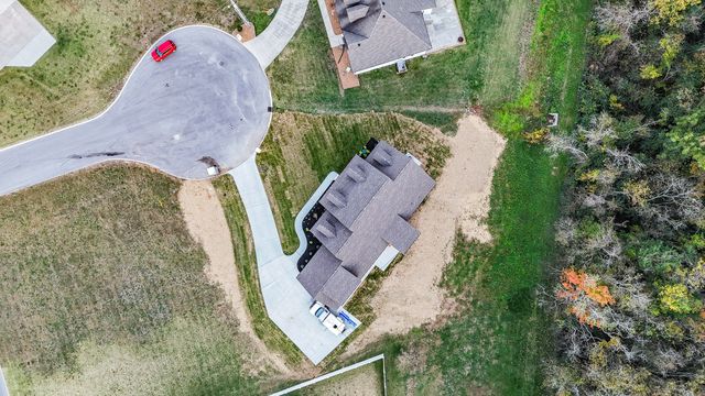 607 Apple Blossom Trl, Shelbyville, TN 37160
