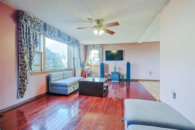 21 Clearview Drive, Nashua, NH 03062