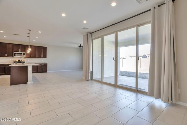 8026 W WOOD Lane, Phoenix, AZ 85043