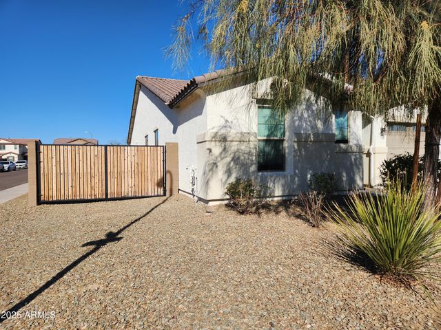 8026 W WOOD Lane, Phoenix, AZ 85043