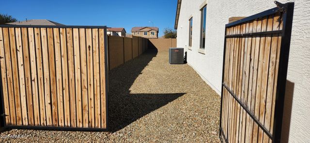 8026 W WOOD Lane, Phoenix, AZ 85043