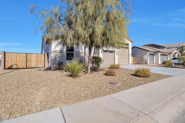 8026 W WOOD Lane, Phoenix, AZ 85043