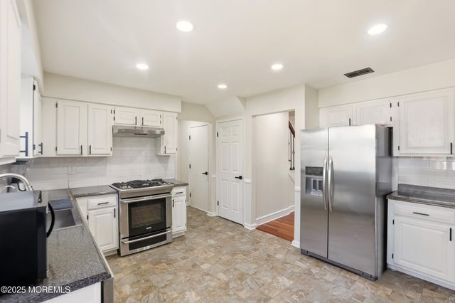 28 Bronia Street, Howell, NJ 07731