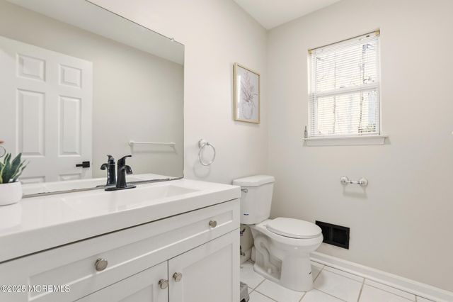 28 Bronia Street, Howell, NJ 07731