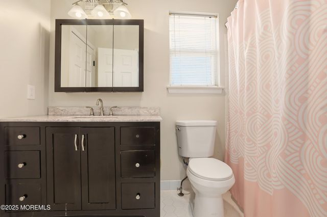 28 Bronia Street, Howell, NJ 07731