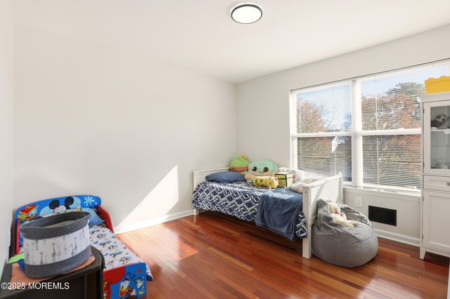 28 Bronia Street, Howell, NJ 07731