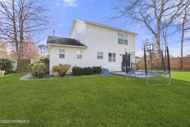 28 Bronia Street, Howell, NJ 07731