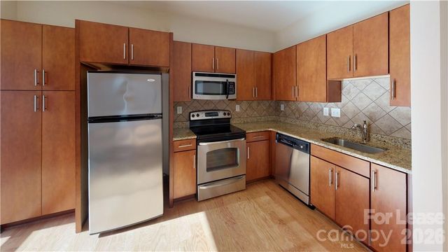 2200 Lyndhurst Avenue 105, Charlotte, NC 28203