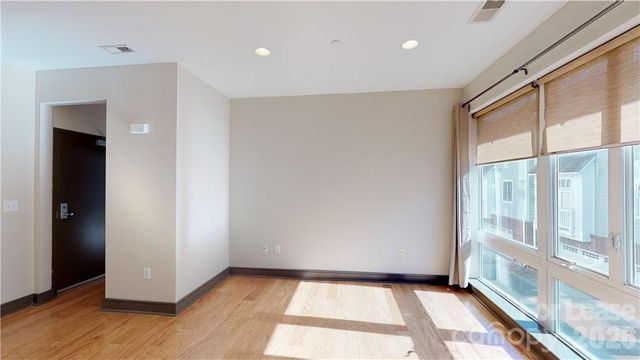 2200 Lyndhurst Avenue 105, Charlotte, NC 28203