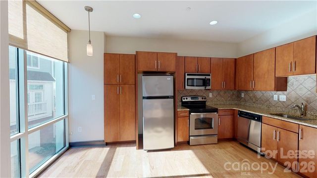 2200 Lyndhurst Avenue 105, Charlotte, NC 28203