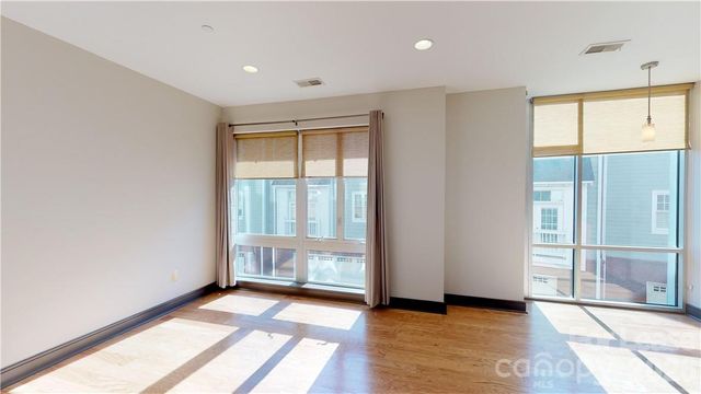 2200 Lyndhurst Avenue 105, Charlotte, NC 28203