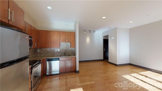 2200 Lyndhurst Avenue 105, Charlotte, NC 28203