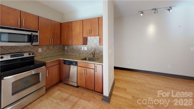 2200 Lyndhurst Avenue 105, Charlotte, NC 28203