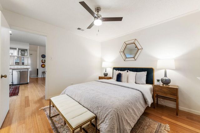 5608 Cougar DR 220, Austin, TX 78745