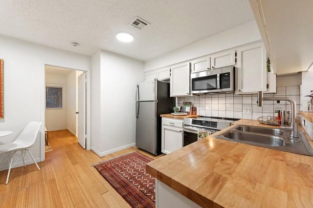 5608 Cougar DR 220, Austin, TX 78745