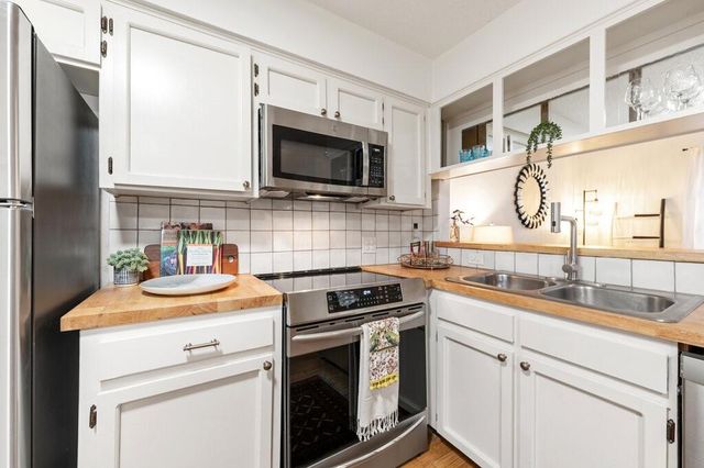 5608 Cougar DR 220, Austin, TX 78745