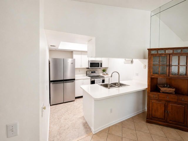 125 WATERSIDE Drive 125, Hypoluxo, FL 33462