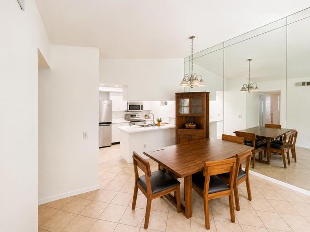 125 WATERSIDE Drive 125, Hypoluxo, FL 33462