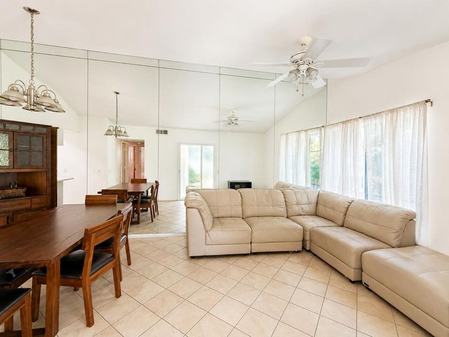 125 WATERSIDE Drive 125, Hypoluxo, FL 33462