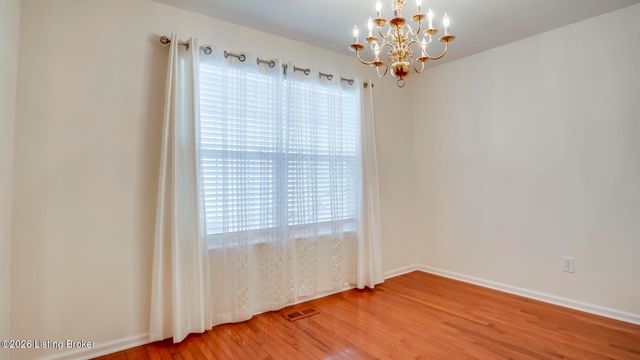 8405 Sunny Stone Ln, Louisville, KY 40299