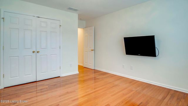 8405 Sunny Stone Ln, Louisville, KY 40299