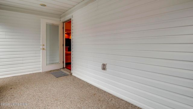 8405 Sunny Stone Ln, Louisville, KY 40299