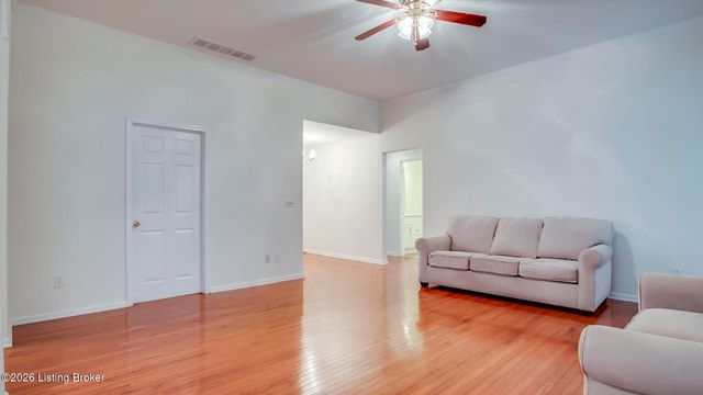 8405 Sunny Stone Ln, Louisville, KY 40299